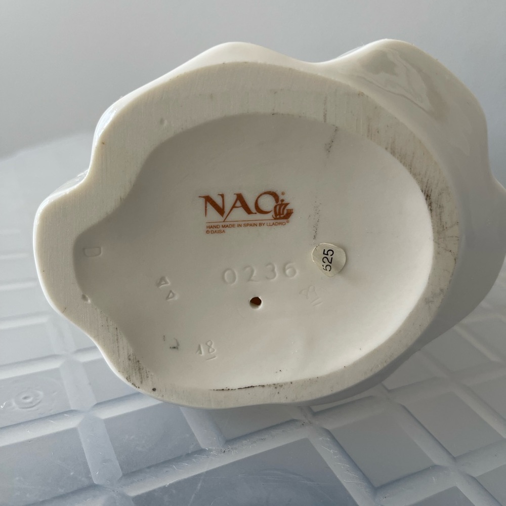 Nao by Lladro First Communion Girl #0236 - Picture 3 of 6